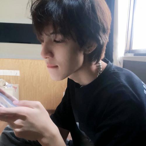 伤感压抑清冷孤独失落男生头像(17)