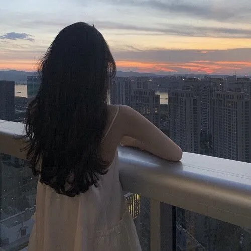 唯美女生背影图片清新淡雅 大学生头像女生背影(18)