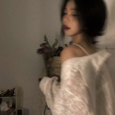 高冷又有气质的女生微信头像(8)