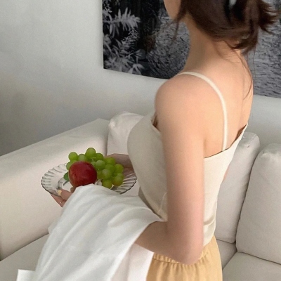 女生简单大方气质微信头像(12)