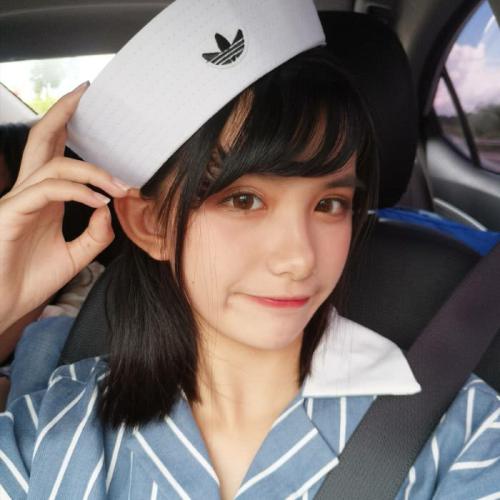 大笑女生头像阳光开朗(5)