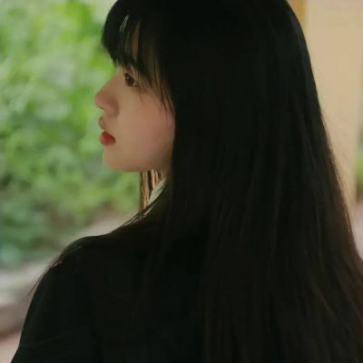 很火的高颜值的微信头像(12)