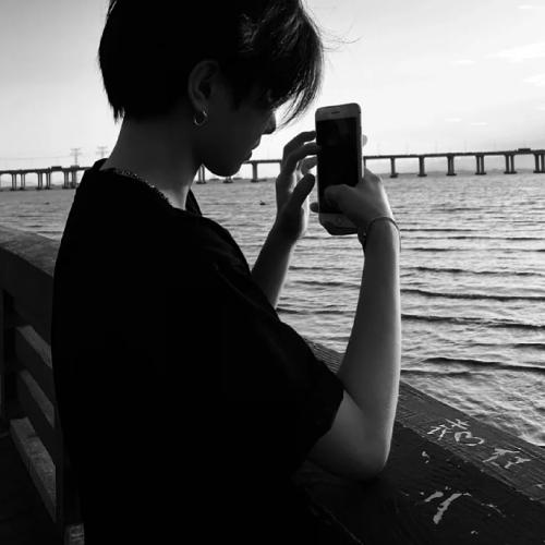 孤独感拉满的头像(9)