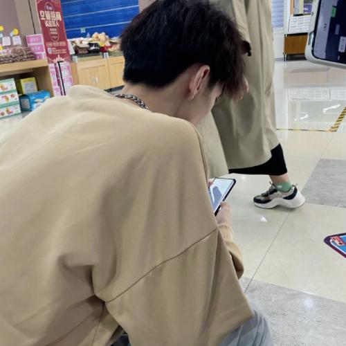 伤感压抑清冷孤独失落男生头像(19)