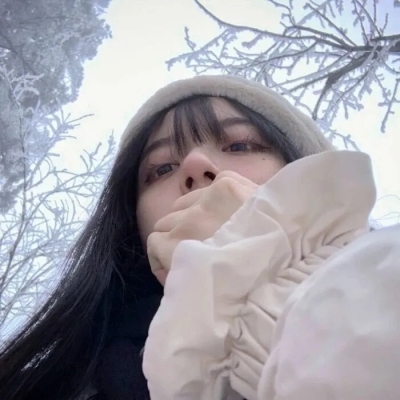 女生简单大方气质微信头像(7)