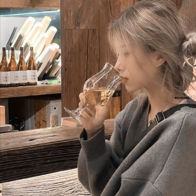 女生头像emo氛围感且破碎感十足(9)