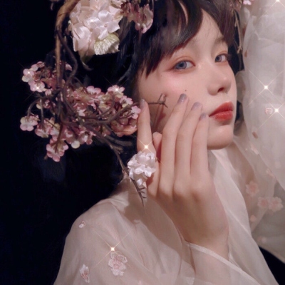 氛围感十足又高级真人的女生头像(4)