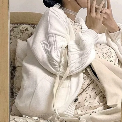 氛围感十足又高级真人的女生头像(6)