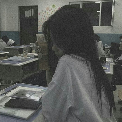 女生头像emo氛围感且破碎感十足(17)