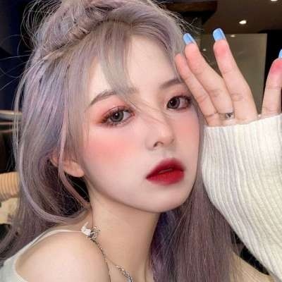 好看的染发女生头像图片(1)