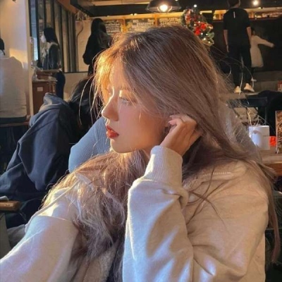 ins女生头像高级感图片(5)