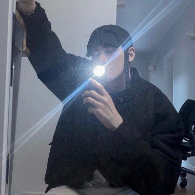 头像男生成熟干净痞帅真人图集(10)