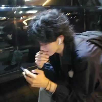 男生微信头像高级感小众简单干净(16)