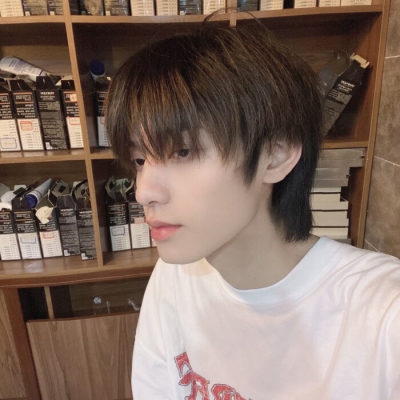 元气满满帅气的男生微信头像(12)