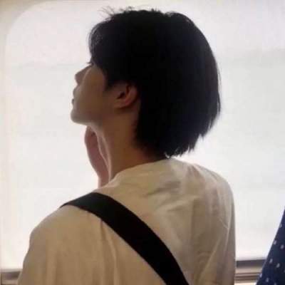 男生文艺冷淡系微信头像(7)