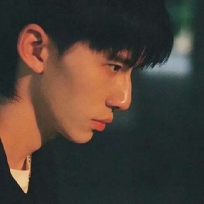 男生微信头像高级感小众简单干净(12)