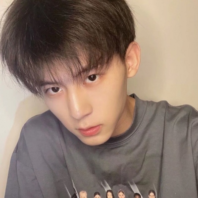 男生微信头像高级感小众简单干净(20)