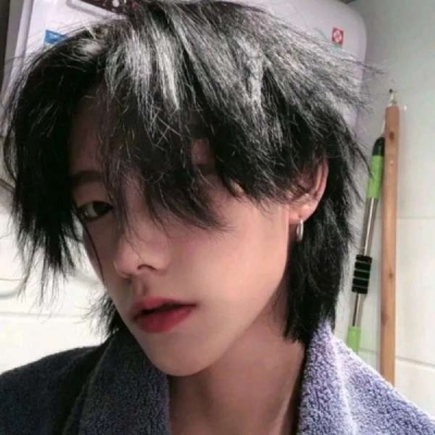 最近很火的优质男生头像真人(3)